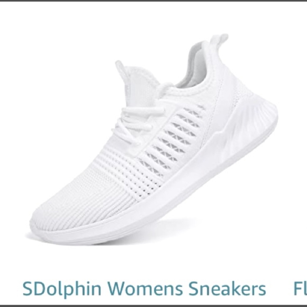 Women’s sneakers/running shoes